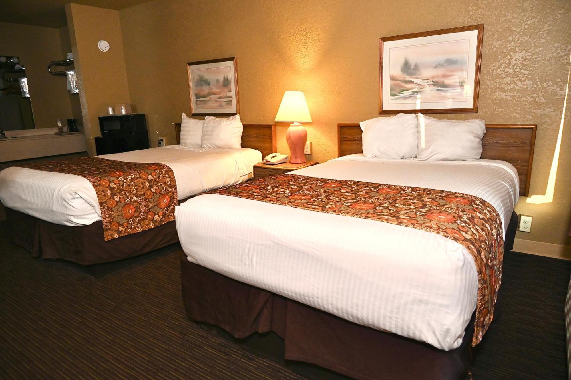 Fortune Inn & Suites Newport Exteriör bild